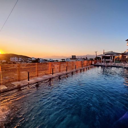 The View Hotel كساميل المظهر الخارجي الصورة