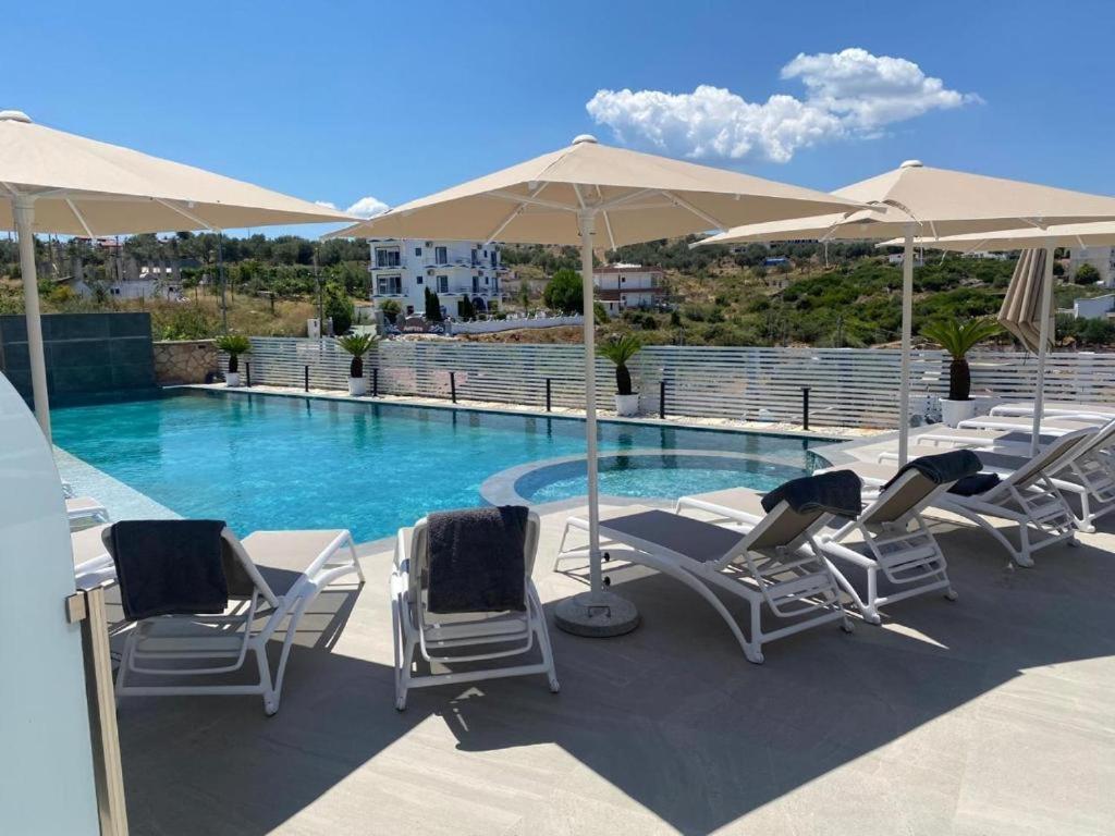 The View Hotel كساميل المظهر الخارجي الصورة