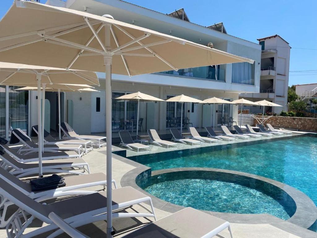 The View Hotel كساميل المظهر الخارجي الصورة